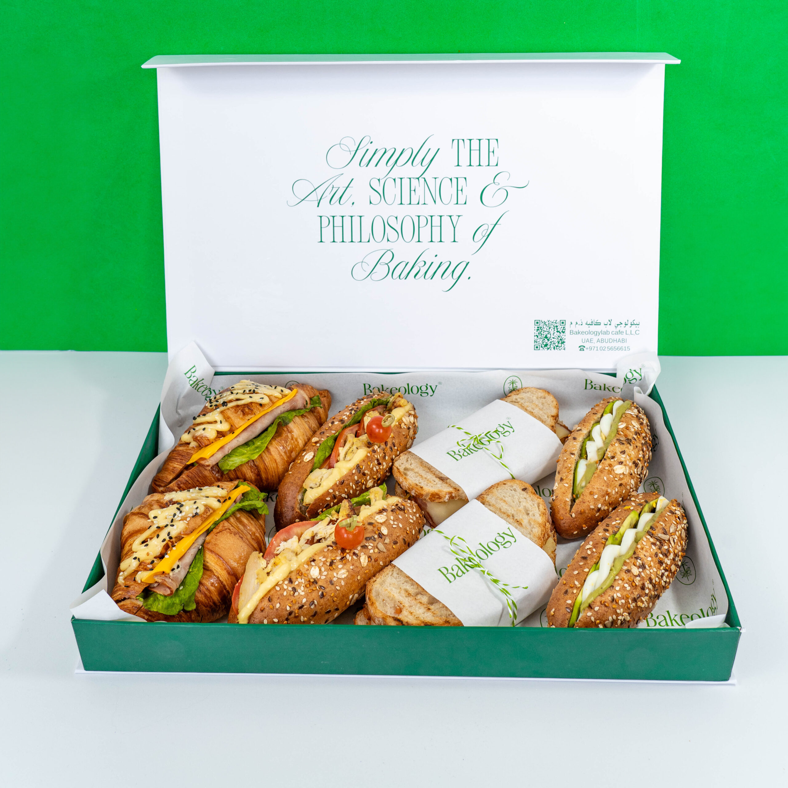8 Pieces Mix Sandwiches Box